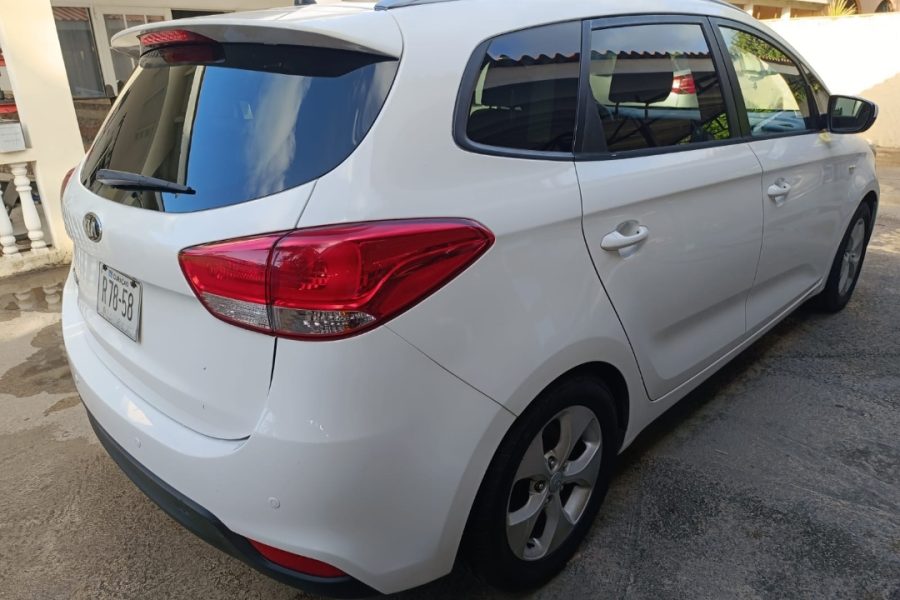 Kia Carens 7-Seater R78-58