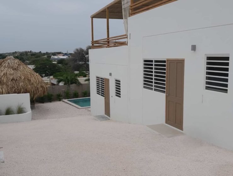 Cozy Poolside 2BR Apt in Saliña, near MAMBO BEACH