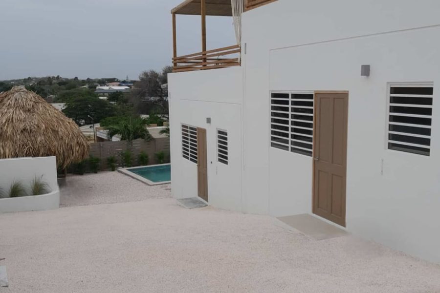 Cozy Poolside 2BR Apt in Saliña, near MAMBO BEACH