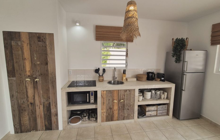 Cozy Poolside 2BR Apt in Saliña, near MAMBO BEACH