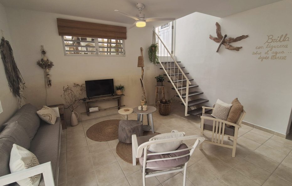 Cozy Poolside 2BR Apt in Saliña, near MAMBO BEACH