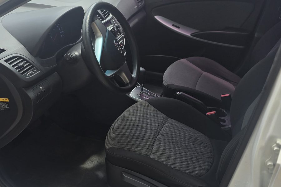 Hyundai Accent M27-41
