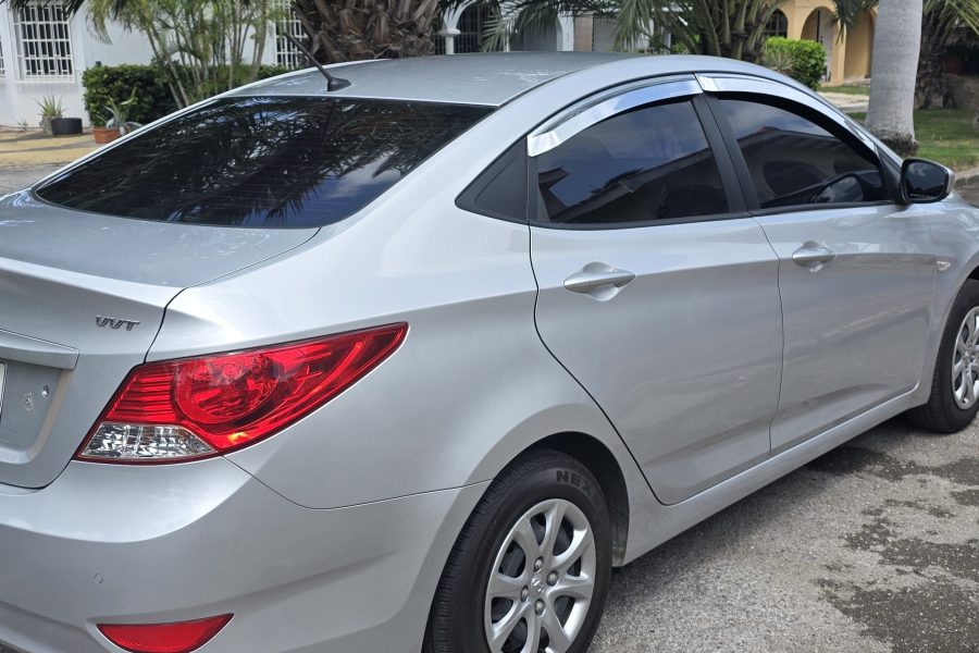 Hyundai Accent M39-63