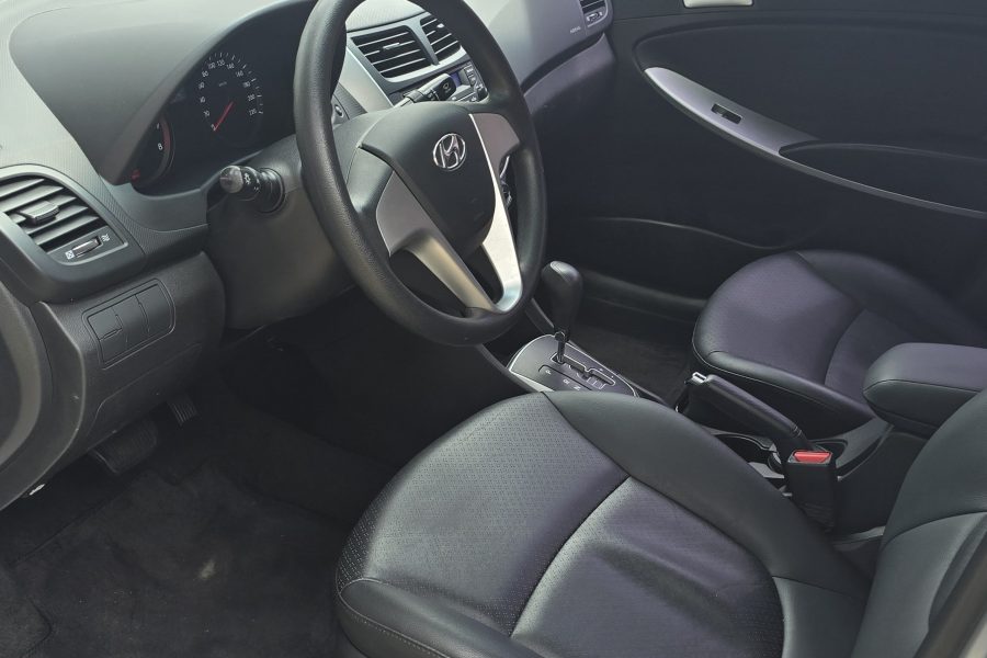 Hyundai Accent M39-63