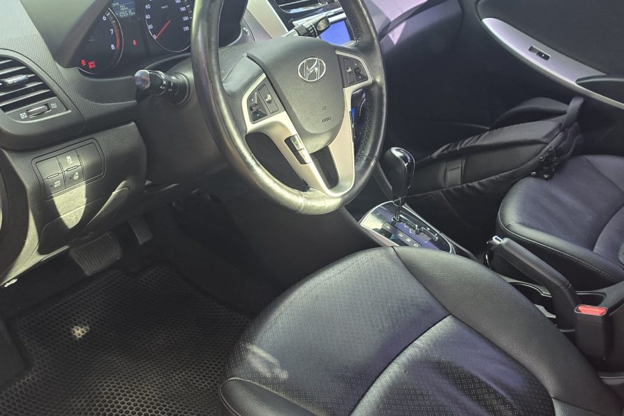Hyundai Accent M48-73