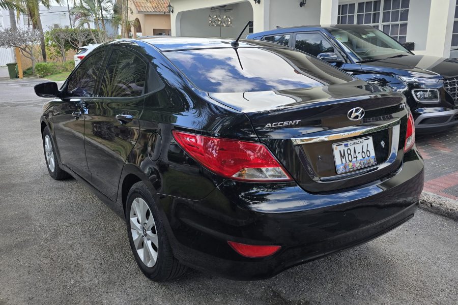 Hyundai Accent M84-66