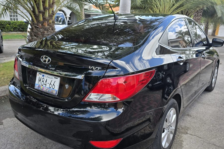 Hyundai Accent M84-66